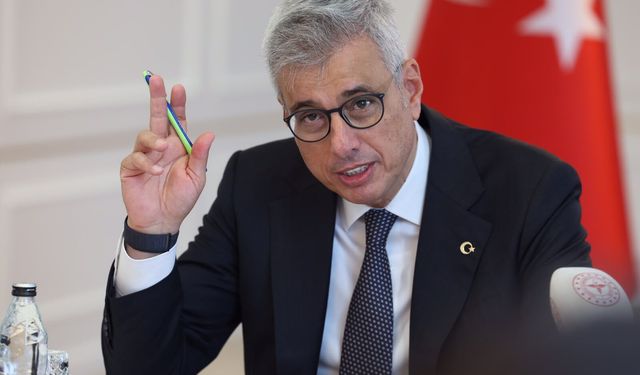 Bakan Memişoğlu, tıp fakültelerine derece ile giren öğrencilerle buluştu
