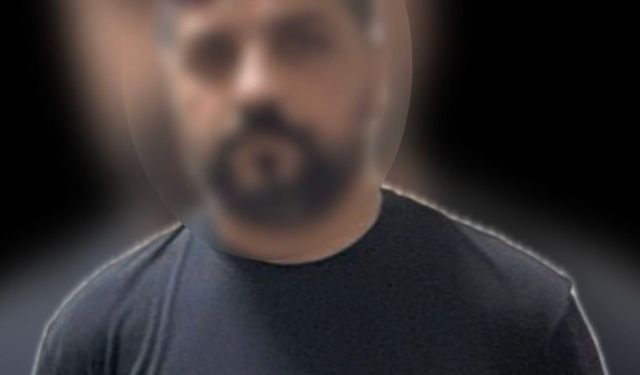 Beyoğlu'nda sokak ortasında erkek arkadaşı tarafından darbedildi
