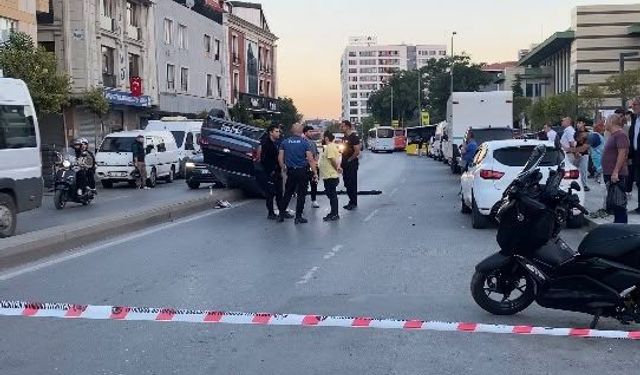 Güngören'de sürücüsünün direksiyon hakimiyetini kaybettiği otomobil takla attı