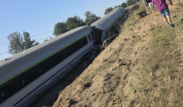 Polonya'da tren kamyonla çarpıştı: 1 ölü, 19 yaralı