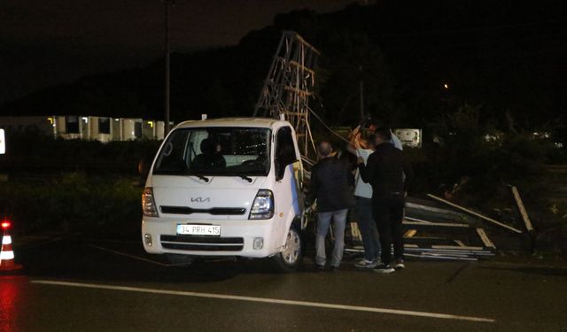Samsun'da otomobil kamyonete arkadan çarptı: 4 yaralı