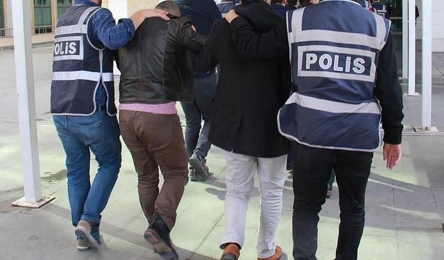 İstanbul merkezli 13 ilde sahte belgelerle vatandaşlık operasyonu: 73 gözaltı