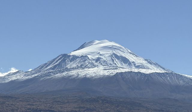Ağrı Dağı beyaza büründü