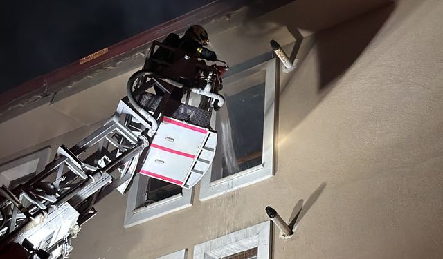 Mutfakta yangın çıktı, apartmandakiler tahliye edildi
