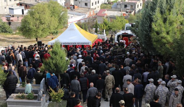 Şehit uzman çavuş, son yolculuğuna uğurlandı