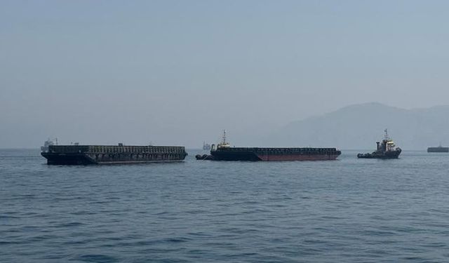 Hürmüz Boğazı'ndan geçen petrol tankeri mühimmatla vuruldu