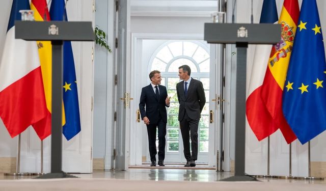 Macron’dan İngiltere’ye AB’ye yeniden katılma çağrısı