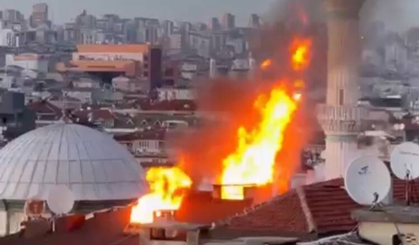 Bahçelievler'de Yangın; Alevler Bitişikteki Binaya Sıçradı