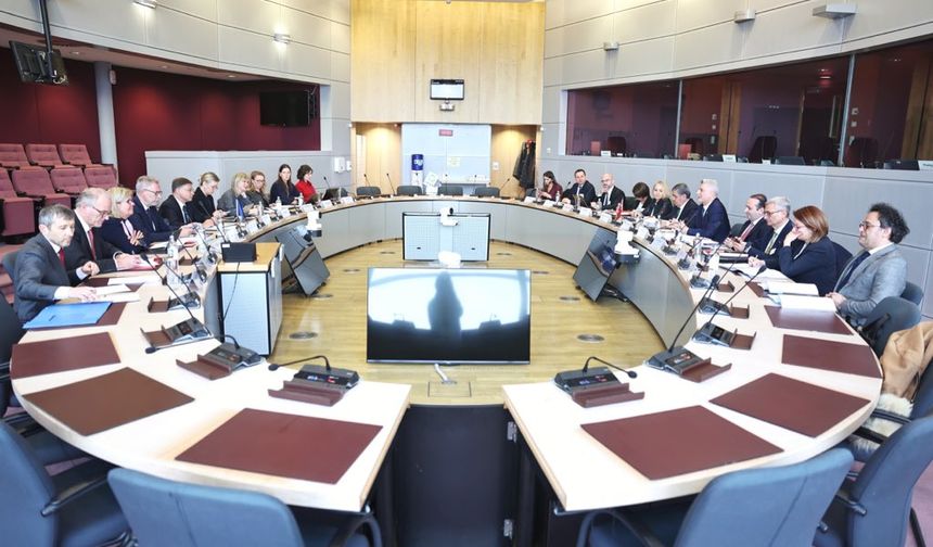 Bakan Bolat, AB Ekonomi ve Verimlilikten Sorumlu Komiser Dombrovskis ile görüştü