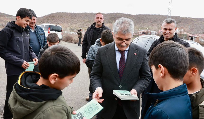 Bingöl Valisi Çelik, Togg makam aracıyla çocukları gezdirdi