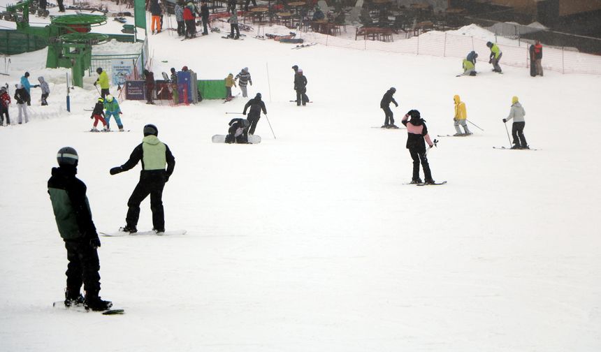 Kartalkaya'da kayak sezonu, bayram sonuna kadar devam edecek