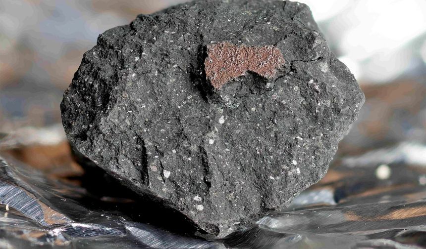 Mars'tan gelen 4,5 milyar yıllık gök taşında su izi keşfedildi