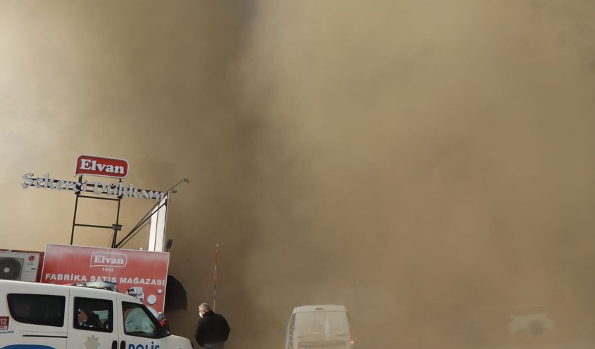 Sakarya'da şekerleme fabrikasında yangın