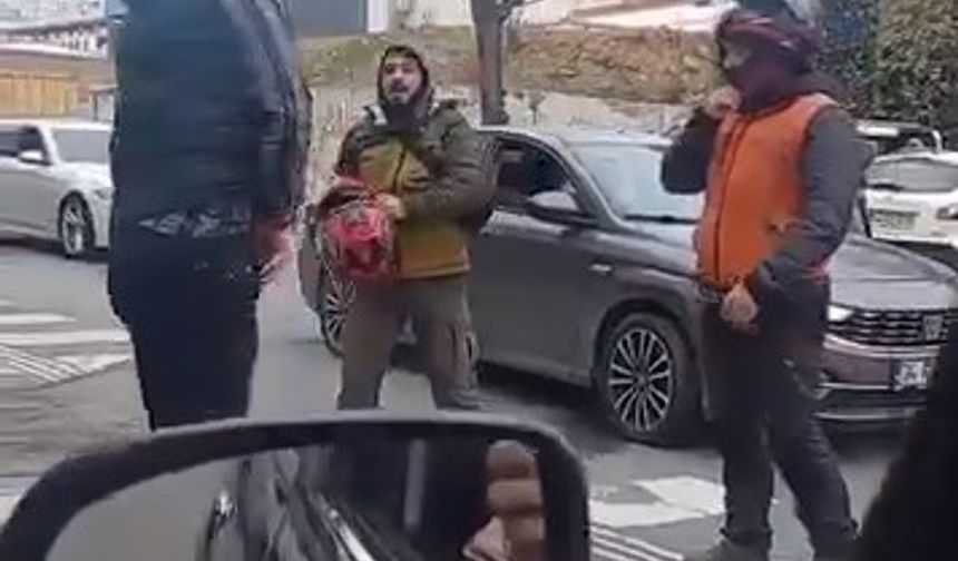 Ümraniye'de yol verme kavgasında silah çekti