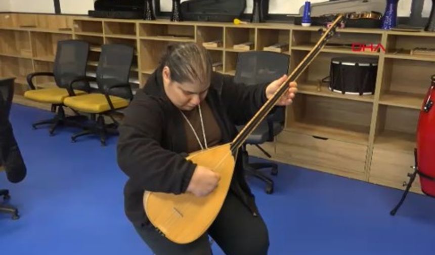 Görme Engelli Arzu Dört Üniversite Bitirdi