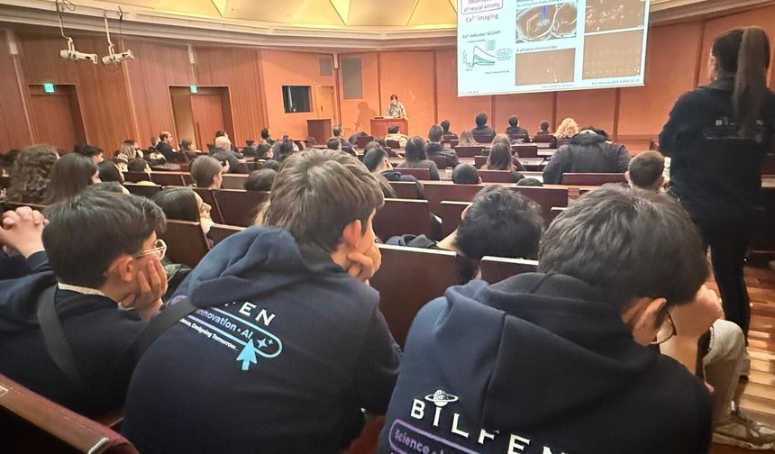 Lise öğrencileri, Japonya ve Kore'de nörobilim, yapay zeka ve teknoloji keşif gezisinde