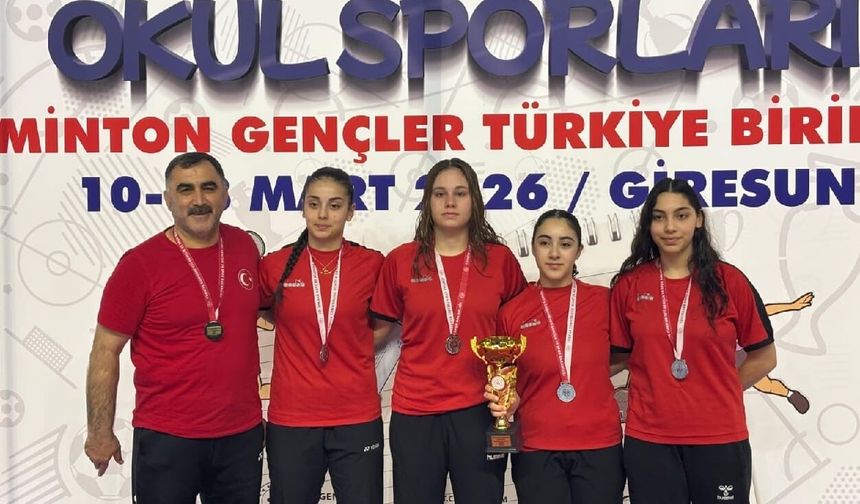 Badmintonda Erzincan damgası: Anadolu Lisesi Türkiye 2’ncisi
