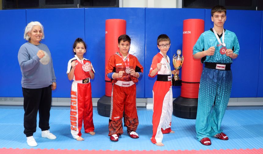 9 yaşındaki Yiğit Efe'nin hedefi, kick boksta Avrupa ve dünya şampiyonluğu