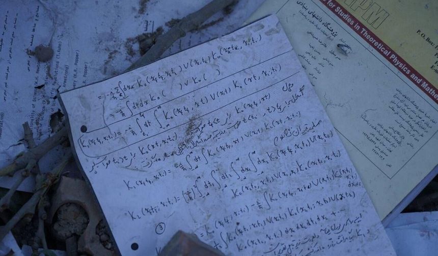 İran Dışişleri Bakanı Arakçi: ABD ve İsrail, İran'ın MIT'sini bombaladı