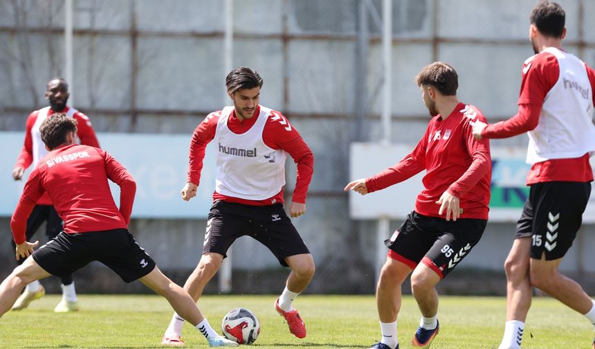 İsmet Taşdemir: Hedefim Sivasspor'da şampiyonluk yaşamak