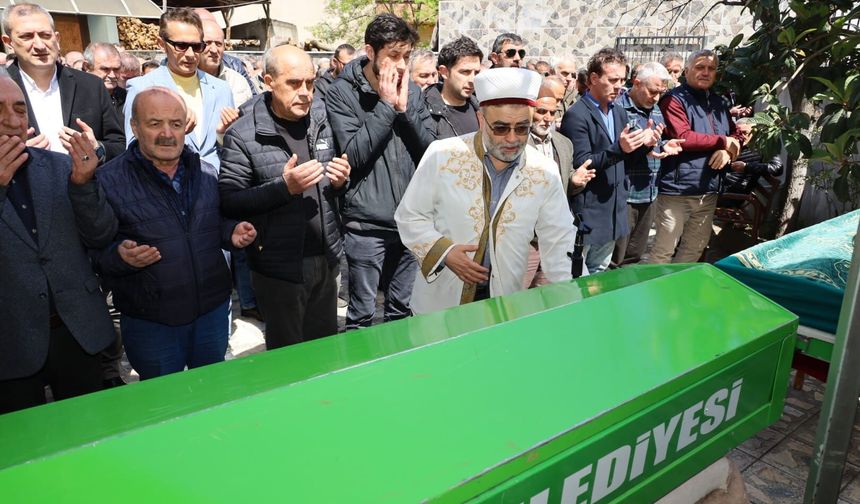 Samsun’da bir gün arayla ölen kardeşler, yan yana toprağa verildi