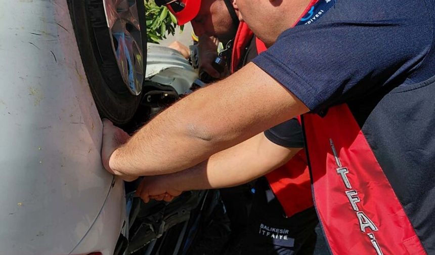 Balıkesir'de otomobil takla attı: 1 ölü, 3 yaralı