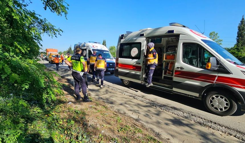 Bayram tatili yolunda kaza: 3 yaralı