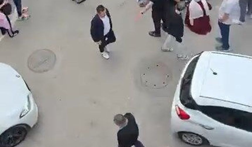 Pendik'te otomobile çarpan motosikletli yaralandı