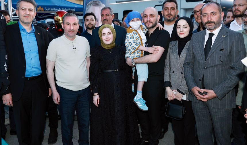 Sultanbeyli'de kanseri yenen Zeyd için gökyüzüne balon bırakıldı