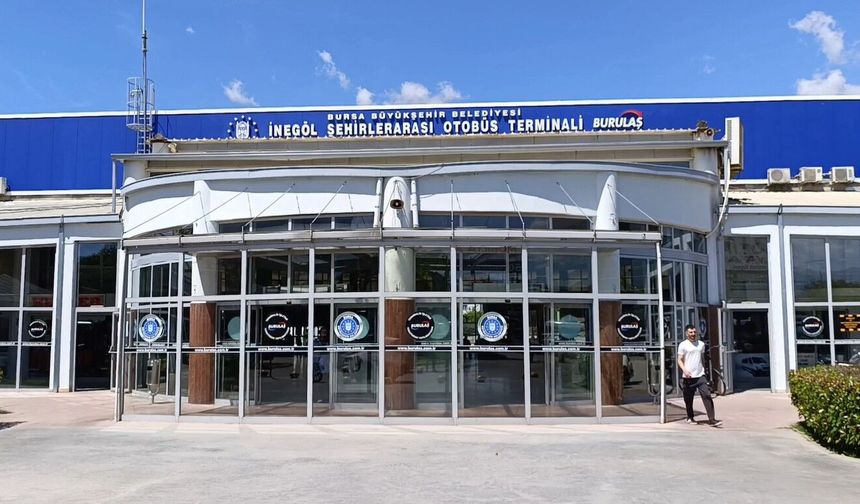 Terminalde unutulan 3,5 milyon TL değerinde ziynet eşyası dolu çanta sahibine teslim edildi