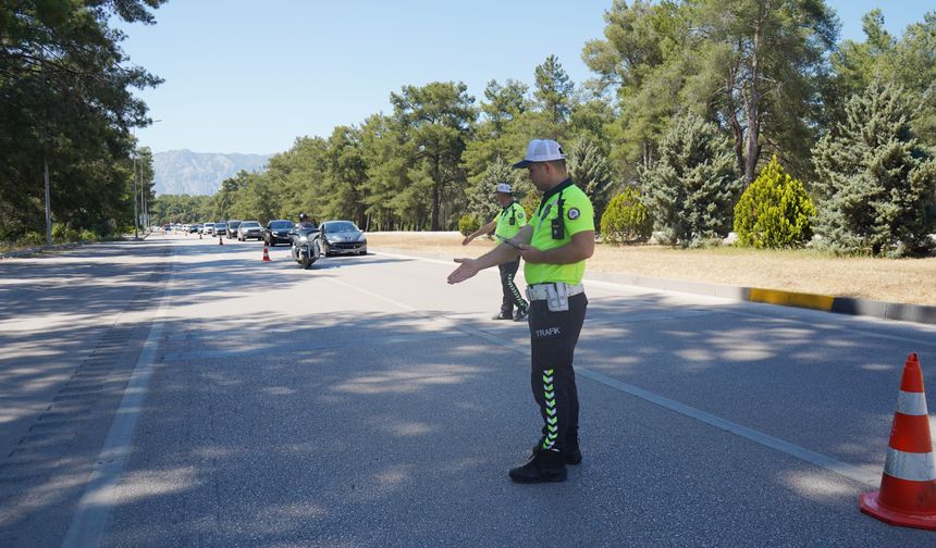 Trafik ekipleri 'Hayat 112 Acil' uygulamasını öğretti
