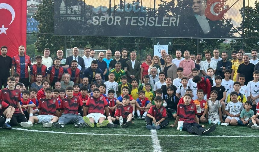 Beyoğlu’nda Sezon Finali Dostluk Maçıyla Taçlandı