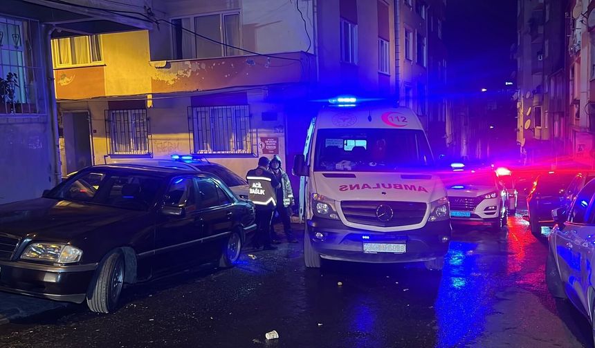 Esenler'de depoda çıkan yangın, bitişikteki 3 binaya sıçradı