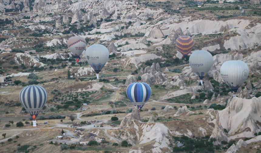Sıcak hava balonları, 15 Temmuz için Türk bayrakları ile havalandı