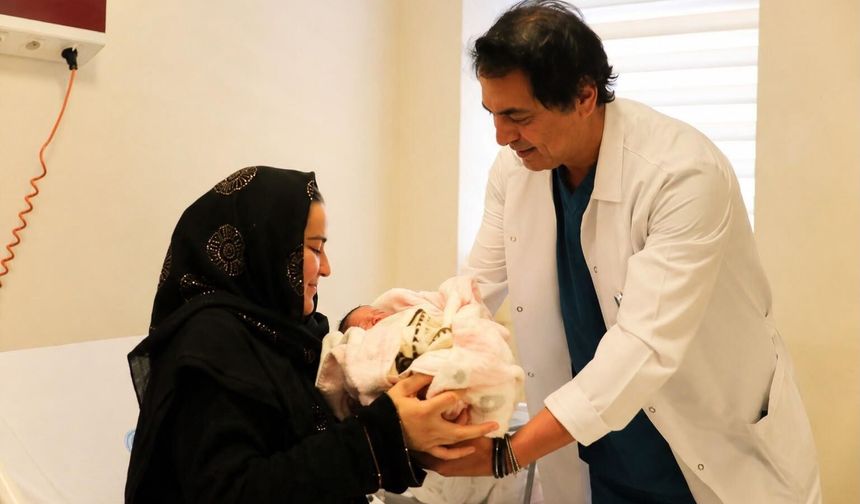 13 yıllık çocuk özlemi, kişiye özel tedavi yöntemiyle son buldu
