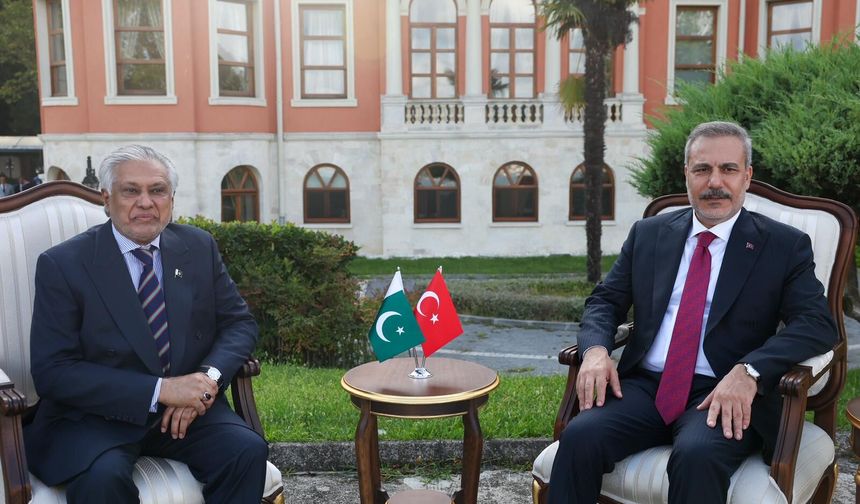 Bakan Fidan, Pakistan Dışişleri Bakanı Ishaq Dar ile görüştü