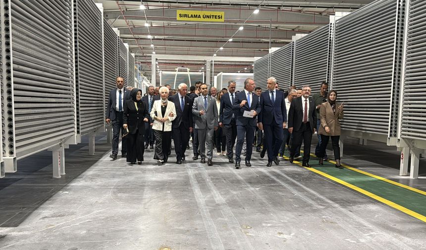 Bakan Kacır: Türkiye, Çin'den sonra Orta Avrupa'ya kadar uzanan kuşakta en ihracatçı ülkedir