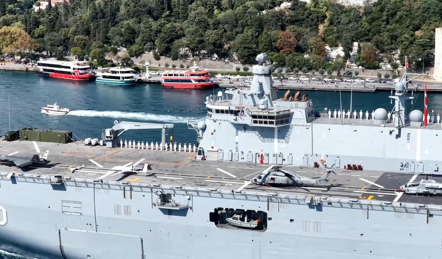 Deniz Kuvvetleri Komutanlığı'na bağlı 15 gemi İstanbul Boğazı'ndan geçiyor