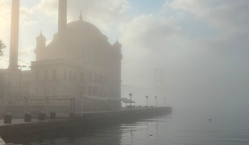 İstanbul Boğazı sis nedeniyle transit gemi geçişlerine kapatıldı