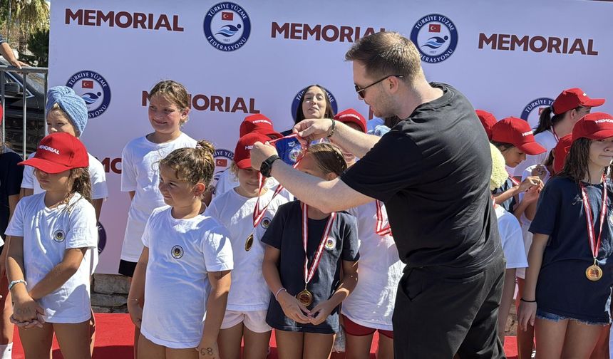 Memorial Sağlık Grubu ve Türkiye Yüzme Federasyonu'ndan Bodrum'da 'Sağlığa Kulaç At' etkinliği