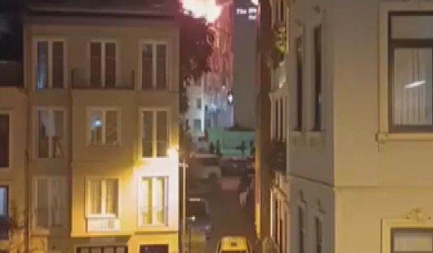 Beyoğlu'nda otelde yangın