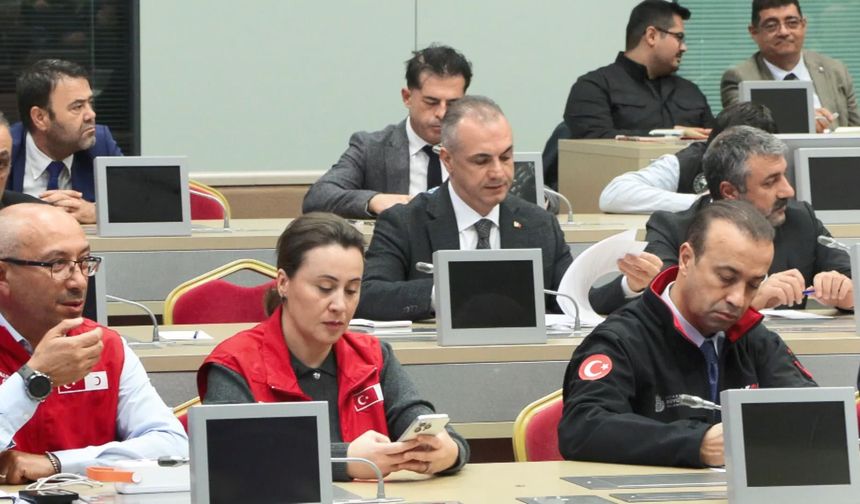İstanbul Valisi Gül: 1942 yılından beri düşen en yüksek yağıştan bahsediyoruz
