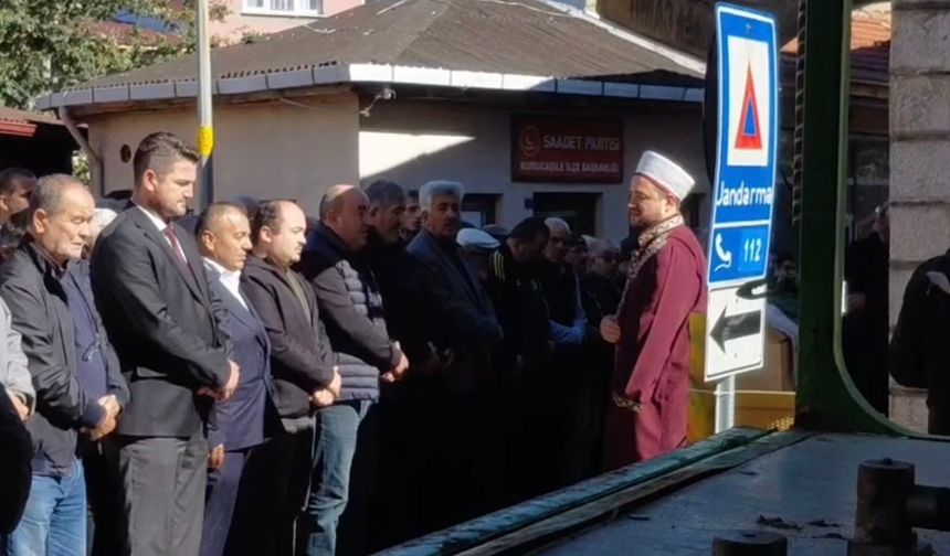 Konserde fenalaşıp ölen bankacı, toprağa verildi